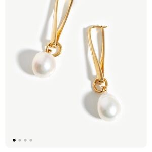 Missoma Elegant Gold and Pearl Drop Earrings